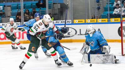 Позорным разгромом закончился матч "Барыса" в КХЛ
