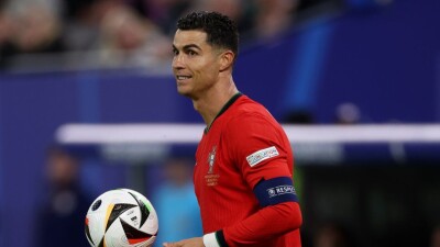 "Смотрите в глаза, когда общаетесь со мной". Криштиану Роналду повздорил с журналистом