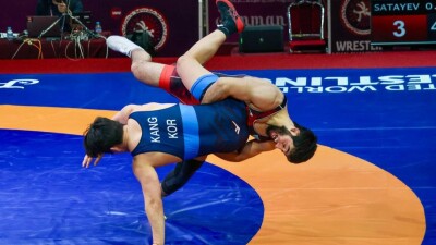 Казахстан завоевал второе "серебро" на ЧА-2025 по борьбе