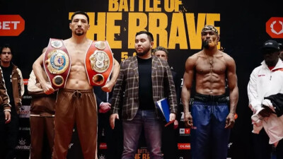 Брутальным нокаутом завершился бой Жанибека Алимханулы за два титула чемпиона мира