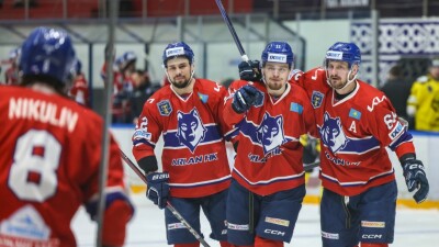 Страшным разгромом завершился первый финальный матч чемпионата Казахстана по хоккею