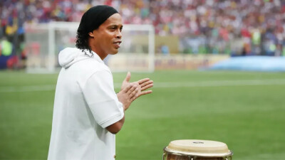 "Жаль, что я никогда не играл с ним". Роналдиньо назвал футболиста, с которым мечтал бы выступать вместе