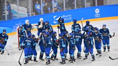 Женская сборная Казахстана по хоккею одержала первую победу на ЧМ-2025 