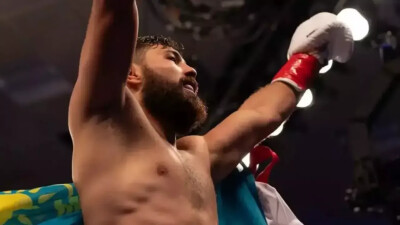 Садриддин Ахмедов провёл дуэль взглядов с мексиканцем перед главным боем в США 
