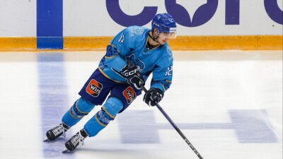 Нападающий сборной Казахстана объяснил, почему не сыграет на ЧМ-2025 по хоккею