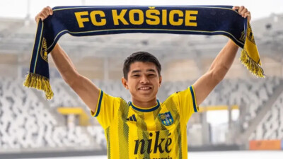 Команда казахстанского нападающего сыграла вничью в матче европейского чемпионата