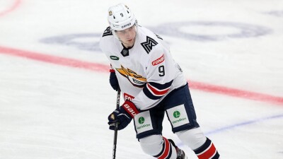 "Металлург" продлил контракт с лидером сборной Казахстана 