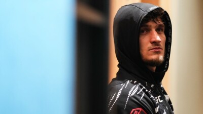 Российский боец рассказал, как в UFC намеренно не дали ему вживую пообщаться с Волкановски