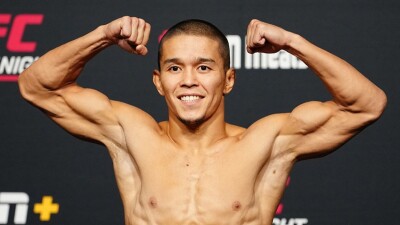 Топовый казахстанский боец UFC выступит на турнире в Абу-Даби в июле: подробности