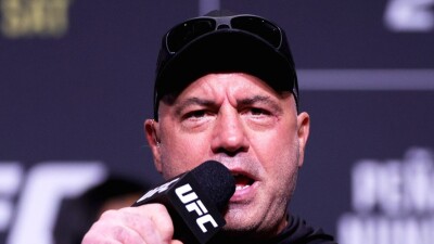 Джо Роган раскрыл, кого вместо Хабиба он бы назвал величайшим легковесом всех времён