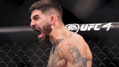 Топурия оставил послание в адрес Махачева из двух слов