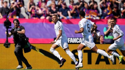 Матч чемпионата Испании "Барселона" – "Реал" обернулась голевой перестрелкой 