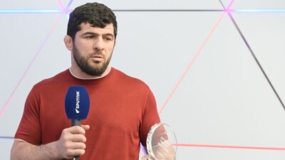 Главный тренер сборной России по вольной борьбе временно отстранён за допинг