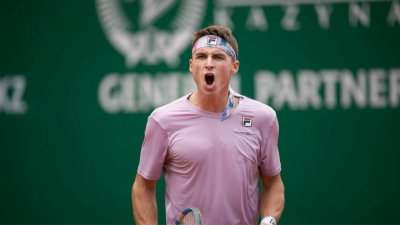 В двух партиях завершился матч казахстанца на "Ролан Гаррос"