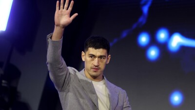 Бивол ответил, почему не использует трэш-ток для раскрутки поединков