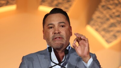 Оскар де Ла Хойя отреагировал на отказ Теофимо Лопеса драться с Девином Хейни