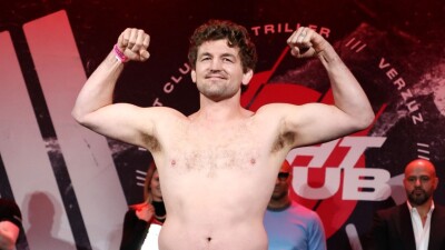 Жена экс-файтера UFC отреагировала на слухи о его смерти