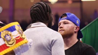 Бывший тренер Головкина поделился прогнозом на бой Кроуфорда и Альвареса