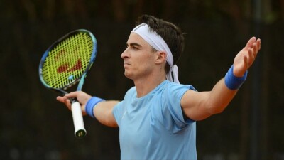 Разгромом завершился матч казахстанца на топовом турнире в Польше