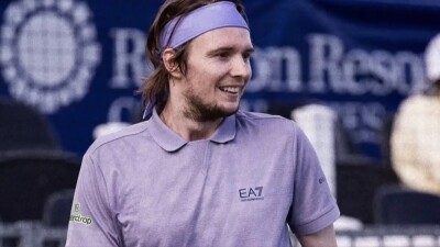 Первая ракетка Казахстана вышел в полуфинал топового турнира в Галле