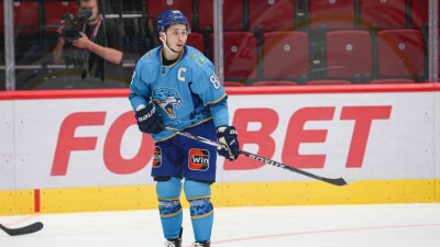 Экс-лидер "Барыса" подписал контракт с "Нефтехимиком"