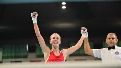 Жёсткой зарубой завершился бой казахстанки на Кубке мира по боксу в Астане