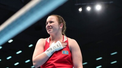 Яркой зарубой завершился бой казахстанки на Кубке мира по боксу в Астане