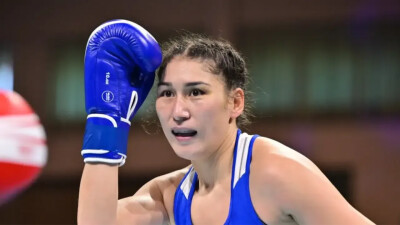 Тотальным избиением завершился бой казахстанки на Кубке мира по боксу в Астане