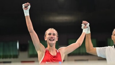 Вице-чемпионка мира из Казахстана вышла в финал ЭКМ по боксу в Астане