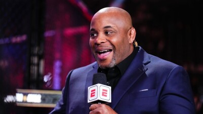 В США назвали победителя в возможном бою Джонс – Аспиналл