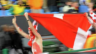 Нелепый гол на женском Евро: датчанка травмировала партнёршу и привезла мяч в свои ворота