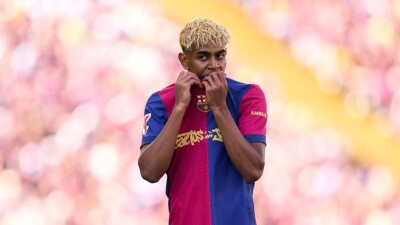 Лидер "Барселоны" впервые высказался о знаменитом фото, где его купает Месси