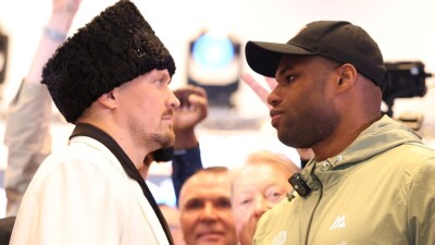 Александр Усик оказался легче Даниэля Дюбуа на 7,5 кг