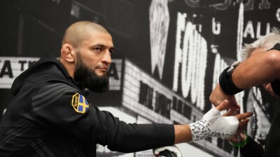 "Всех убьём". Хамзат Чимаев рассказал о подготовке к UFC 319