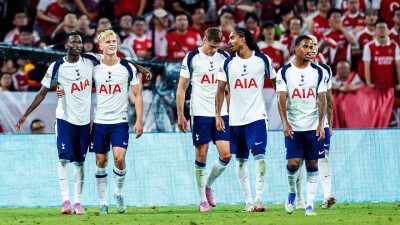 Курьёзный гол решил исход товарищеского матча "Арсенал" – "Тоттенхэм"