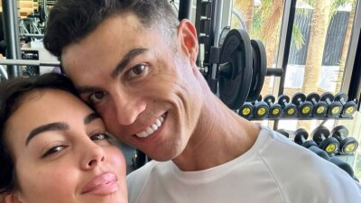 Девушка Криштиану Роналду опубликовала фото с обручальным кольцом