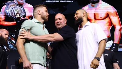 Прямая трансляция турнира UFC 319 с главным боем Хамзат Чимаев – Дрикус дю Плесси 