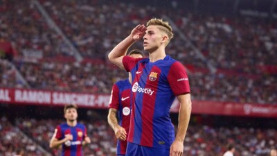 Суперклуб АПЛ может купить у "Барселоны" полузащитника за огромные деньги  