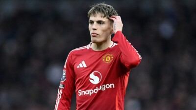 Топовый нападающий "Манчестер Юнайтед" переходит в "Челси": подробности