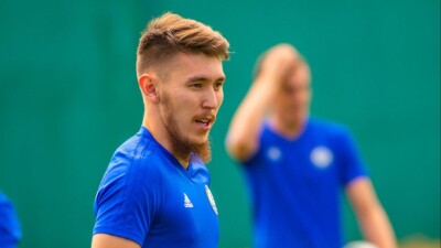 Лидер сборной Казахстана по футболу отказался продолжать карьеру в экзотической стране