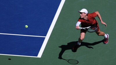 Мужчина пытался залезть в сумку Янника Синнера после матча с Бубликом на US Open-2025