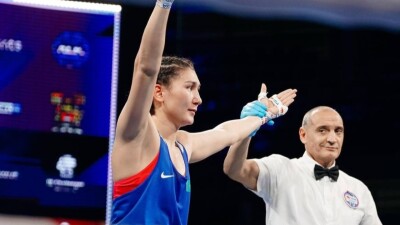 Видео полного боя ЧМ-2025 по боксу Аида Абикеева – Лука Хамори