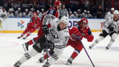 "Локомотив" в серии буллитов переиграл "Трактор" в матче за Кубок открытия КХЛ