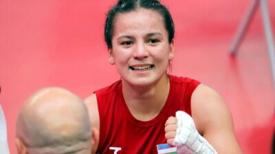 Разгромом завершился бой Узбекистан – Венгрия на чемпионате мира по боксу