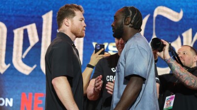 Опубликованы предполагаемые гонорары Кроуфорда и Канело за предстоящий бой