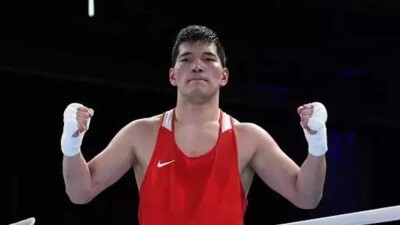 Неожиданным исходом завершился бой Казахстан – Узбекистан на ЧМ-2025 по боксу