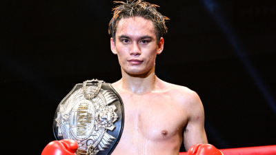 Претендент на титул чемпиона мира по боксу покинул ринг на носилках