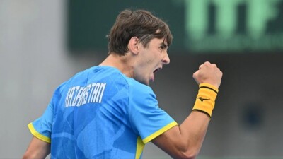 Разгромом обернулся полуфинальный матч второй ракетки Казахстана на турнире в Китае