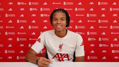 "Ливерпуль" подписал контракт с 17-летним форвардом