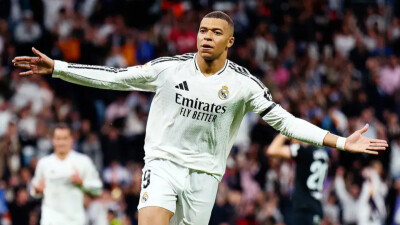 "Салам алейкум, брат!": казахстанский фанат обратился к Килиану Мбаппе и получил ответ